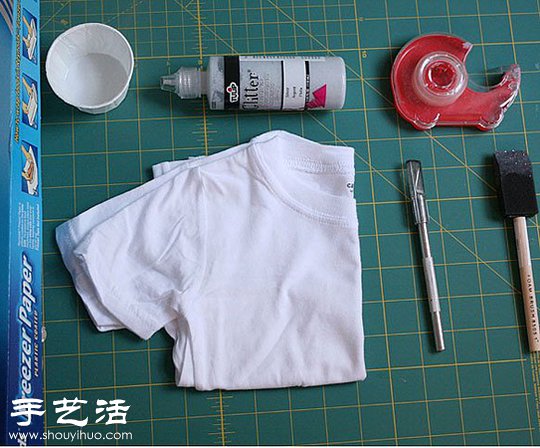 DIY學(xué)生情調(diào)白色情侶T恤 -  rpnrmr.com