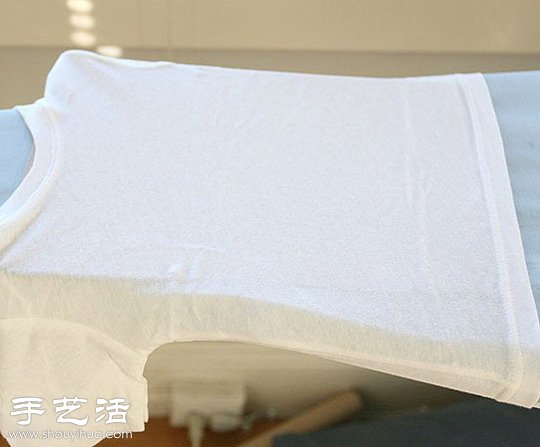DIY學(xué)生情調(diào)白色情侶T恤 -  rpnrmr.com