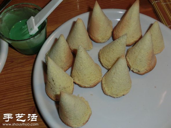 圣誕樹蛋糕?的做法 自制迷你圣誕樹蛋糕 -  rpnrmr.com