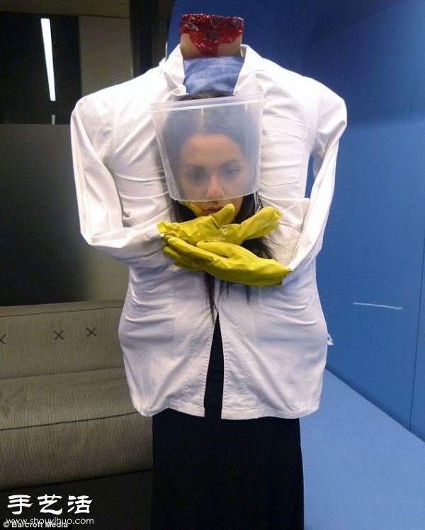澳洲“服裝皇后”自制奇裝異服 365天不重樣 -  rpnrmr.com