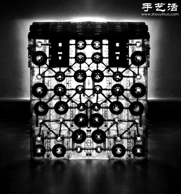 磁帶創(chuàng)意手工DIY 制作獨(dú)一無二懷舊燈具 -  rpnrmr.com