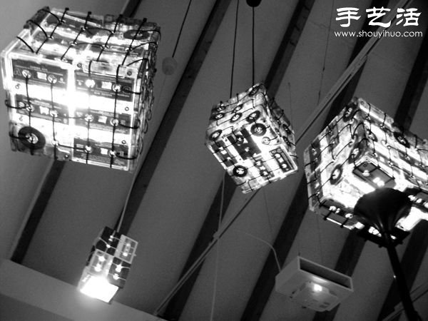 磁帶創(chuàng)意手工DIY 制作獨(dú)一無二懷舊燈具 -  rpnrmr.com
