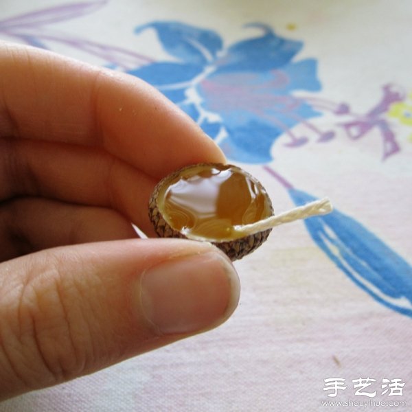 橡果殼+蜂蠟 DIY漂浮在水面上的浪漫燭臺 -  rpnrmr.com