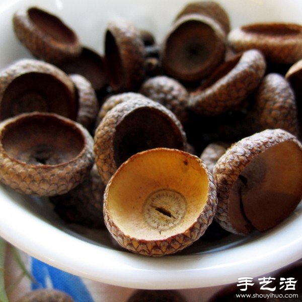 橡果殼+蜂蠟 DIY漂浮在水面上的浪漫燭臺 -  rpnrmr.com