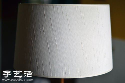 毛線舊物改造 DIY暖暖田園風(fēng)臺燈 -  rpnrmr.com