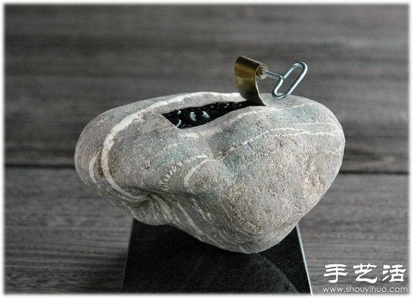 與生活緊密結(jié)合的奇特石雕作品 -  rpnrmr.com