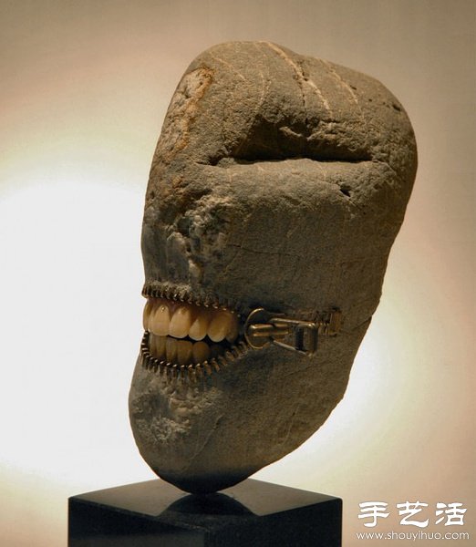 與生活緊密結(jié)合的奇特石雕作品 -  rpnrmr.com