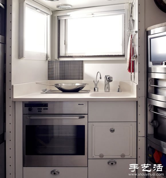 舊卡車DIY超級(jí)房車攜女兒環(huán)游世界 -  rpnrmr.com