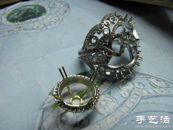 綠寶石戒指的手工制作過程 -  rpnrmr.com
