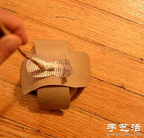 衛(wèi)生紙卷筒變廢為寶DIY漂亮花朵 -  rpnrmr.com