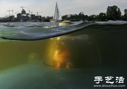 俄羅斯大叔DIY的迷你潛水艇 -  rpnrmr.com