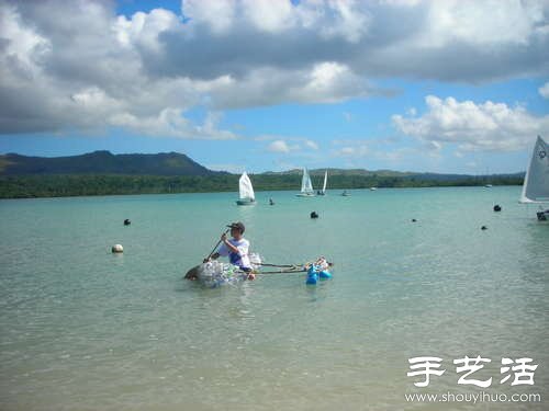 塑料瓶DIY制作簡陋筏子 -  rpnrmr.com