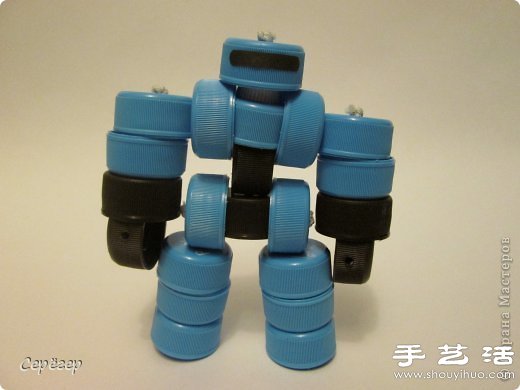 塑料瓶蓋變廢為寶手工制作機(jī)械戰(zhàn)警玩具 -  rpnrmr.com
