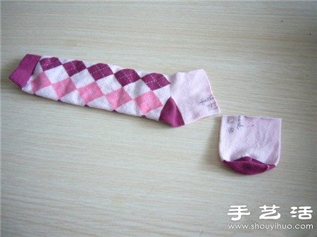 襪子+棉花+紐扣 手工制作兔子娃娃玩偶 -  rpnrmr.com