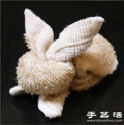 創(chuàng)意手工：用毛巾扎出一只兔子玩偶 -  rpnrmr.com