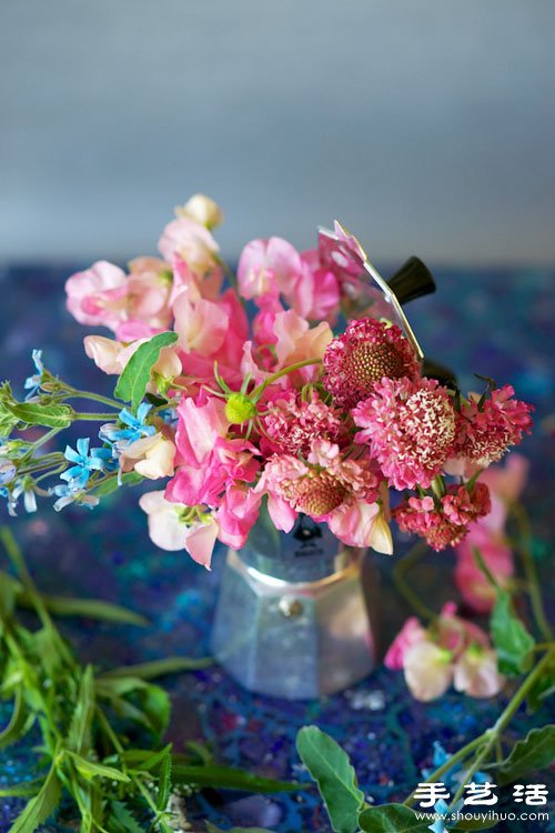 鐵質(zhì)咖啡機作為花器DIY精致插花 -  rpnrmr.com
