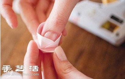 唯美紙花/花朵胸針手工制作圖解教程 -  rpnrmr.com