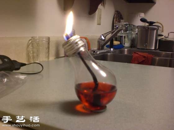 白熾燈泡廢物利用DIY制作浪漫小油燈 -  rpnrmr.com