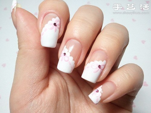 帶蝴蝶結(jié)圖案的白色系可愛(ài)恬靜美甲教程 -  rpnrmr.com