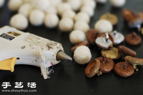 手工羊毛氈制作堅果(橡實)裝飾 -  rpnrmr.com