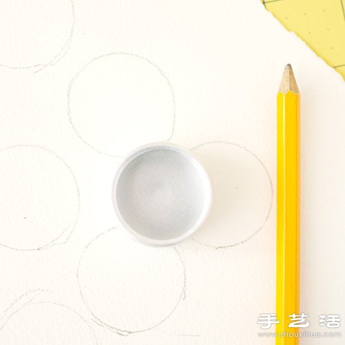 鐵盒創(chuàng)意改造 DIY夢幻般水彩圖案 -  rpnrmr.com