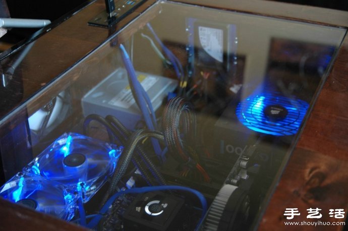 IT宅男木工DIY可變形電腦茶幾 -  rpnrmr.com