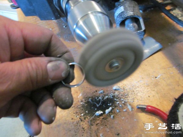 看手工牛人用硬幣DIY制作戒指 -  rpnrmr.com