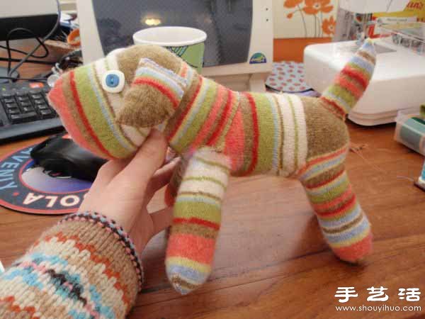 襪子制作毛絨絨的可愛小狗玩偶 -  rpnrmr.com