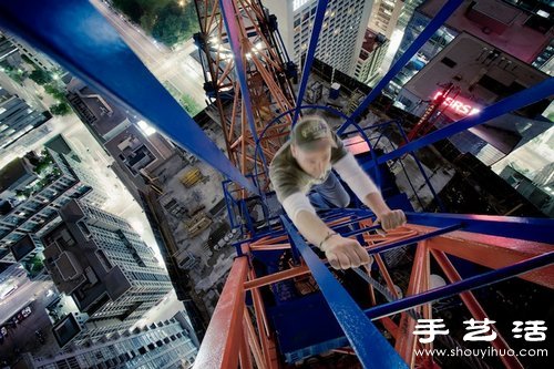 從超高建筑物樓頂向下俯拍的攝影作品 -  rpnrmr.com