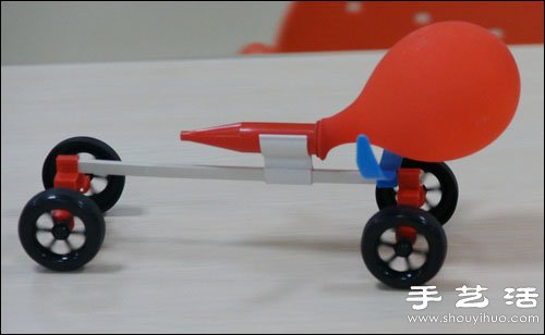 利用反作用力原理制作氣球噴氣玩具車 -  rpnrmr.com