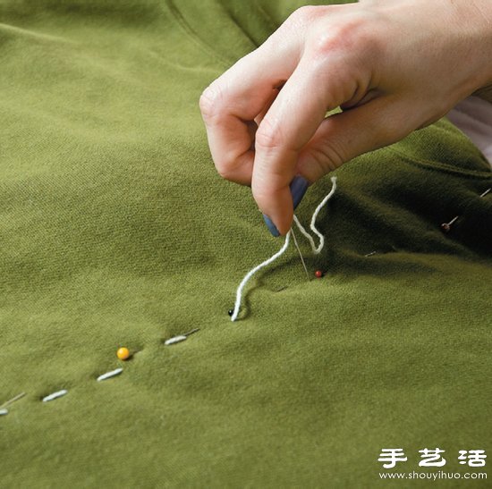 長袖T恤+靠枕/抱枕 廢物利用手工制作狗窩 -  rpnrmr.com