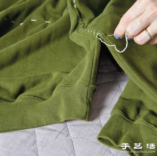 長袖T恤+靠枕/抱枕 廢物利用手工制作狗窩 -  rpnrmr.com