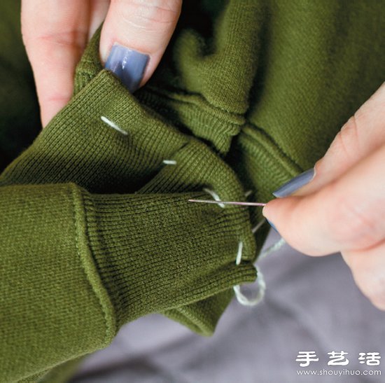 長袖T恤+靠枕/抱枕 廢物利用手工制作狗窩 -  rpnrmr.com