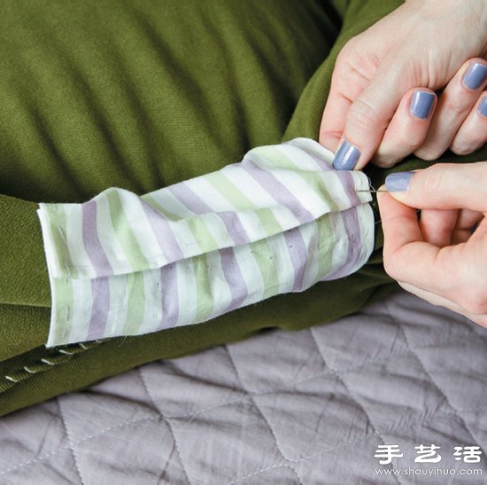 長袖T恤+靠枕/抱枕 廢物利用手工制作狗窩 -  rpnrmr.com