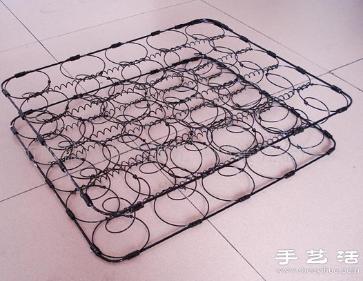 舊彈簧廢物利用 DIY簡潔時尚臺燈 -  rpnrmr.com