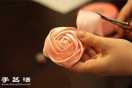 漂亮絲帶花球/繡球手工制作圖解教程 -  rpnrmr.com