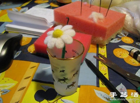 用羊毛氈制作可愛小花的方法教程 -  rpnrmr.com