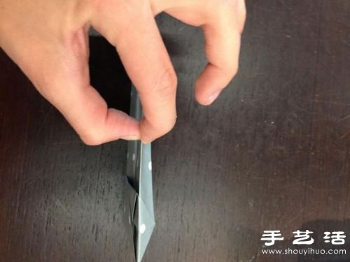 手工折紙制作經(jīng)典的禮品包裝袋 -  rpnrmr.com