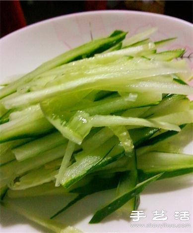 清爽可口黃瓜雞肉卷的做法 -  rpnrmr.com