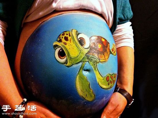 準(zhǔn)媽媽隆起肚皮上的漂亮彩繪 -  rpnrmr.com