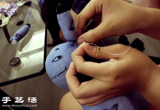 長耳兔襪子娃娃 襪子制作兔子玩偶圖解教程 -  rpnrmr.com