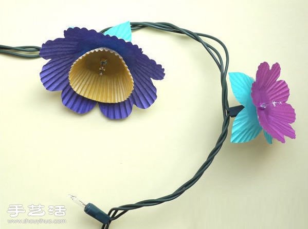 蛋糕紙剪紙手工制作漂亮小花燈帶圖解教程 -  rpnrmr.com