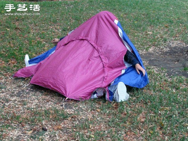 超方便攜帶帳篷，但睡姿簡(jiǎn)直莫名其妙 -  rpnrmr.com