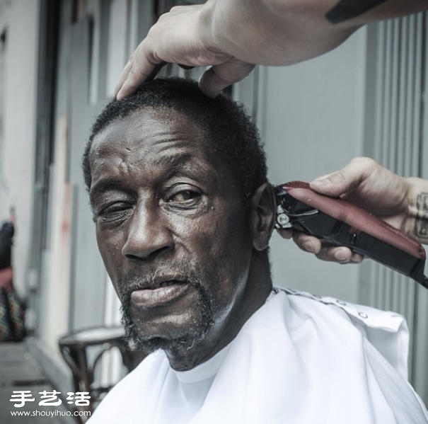 紐約街頭游走的善心理發(fā)師 Mark Bustos -  rpnrmr.com