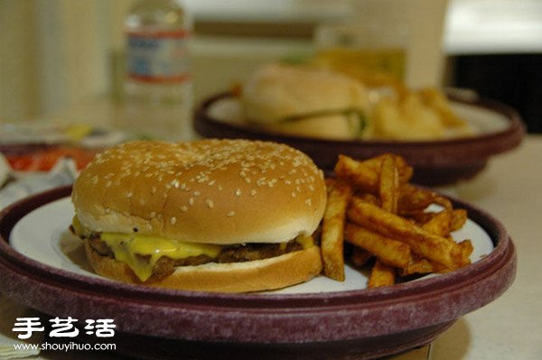 盤點(diǎn)世界各國(guó)醫(yī)院餐，澳洲根本飯店等級(jí)！ -  rpnrmr.com