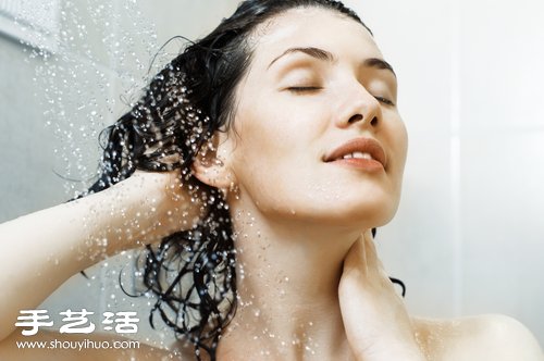 錯誤百出!? 美容師指導正確的洗頭方法 -  rpnrmr.com