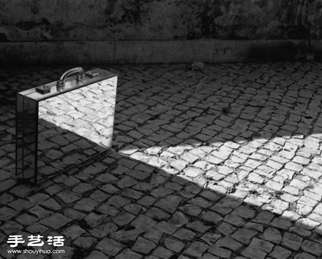 葡萄亞裔攝影師作品:男人與他的城市行李箱 -  rpnrmr.com