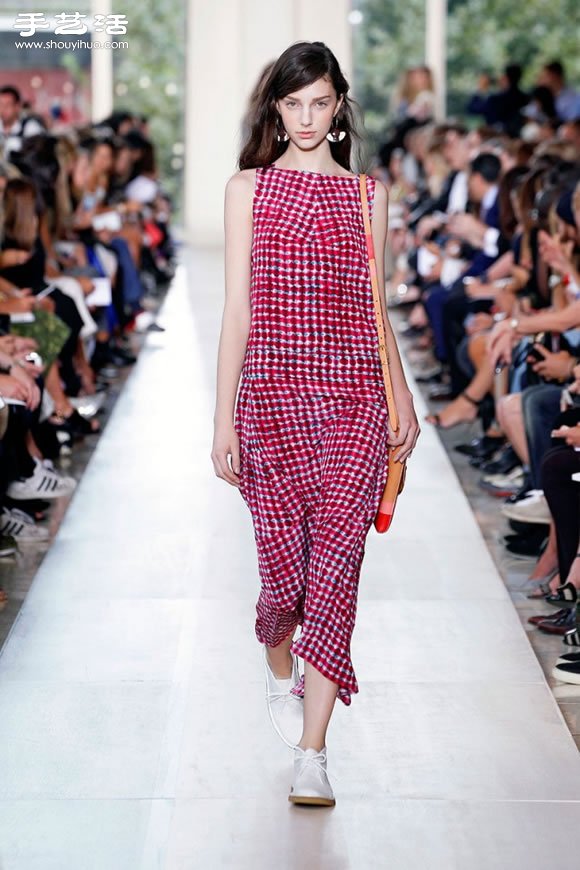以畫家為靈感的Tory Burch 2015春季女裝 -  rpnrmr.com
