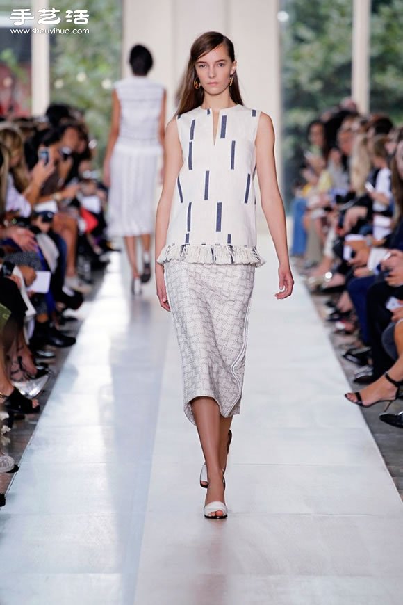 以畫家為靈感的Tory Burch 2015春季女裝 -  rpnrmr.com