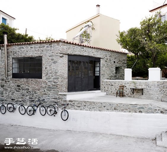 老舊鐵匠倉庫“不完美”改造夏日度假小屋 -  rpnrmr.com